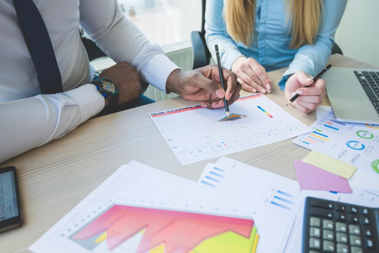 Moderne Finanzanalyse und Beratung